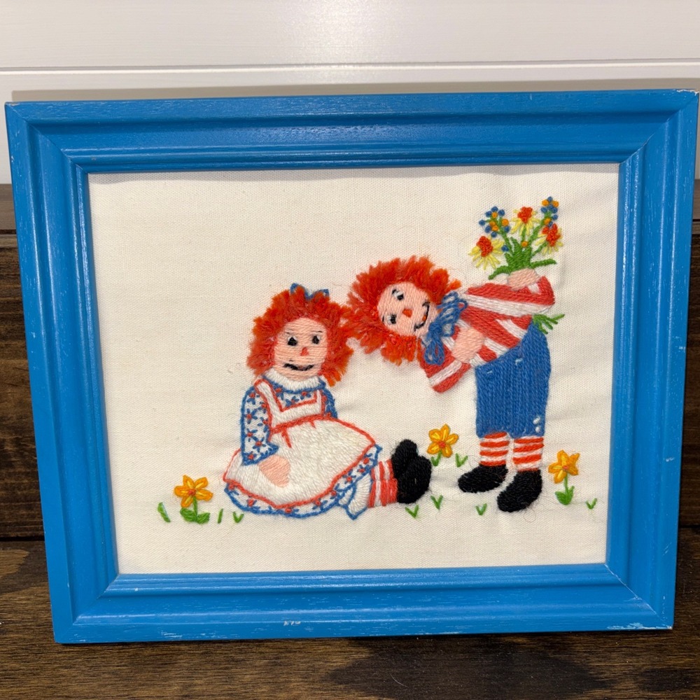 Vtg Crewel Raggedy Ann & Andy Handmade Colorful Embroidery Framed Picture 8x10